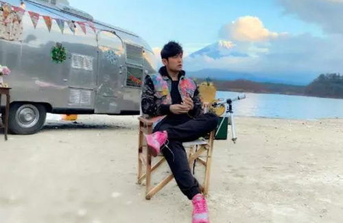 Jay Chou Brings Friends to Travel with Him for “J-Style Trip”