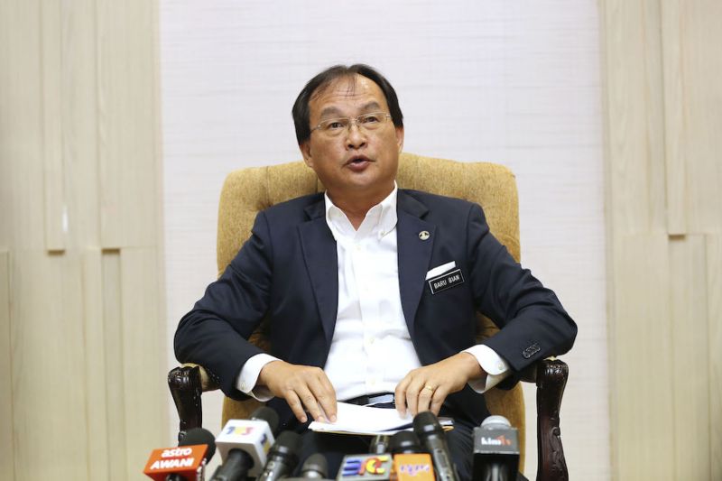 Works minister tells officials to ensure Sri Aman hospital done on time
