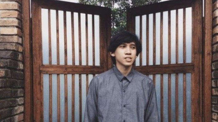 Musician Ananda Badudu questioned by police for crowdfunding for student rallies