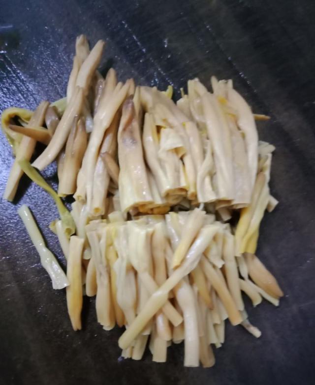 鸡蛋和它一起炒，堪称“天然安眠药”，改善睡眠，一觉睡到大天亮