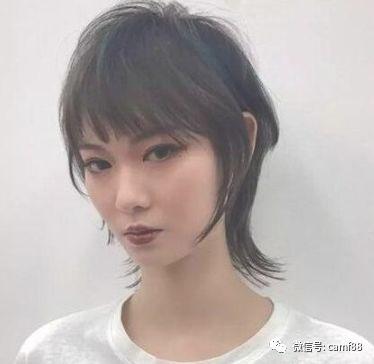 女生燕尾头短发，发尾这样剪超显个性