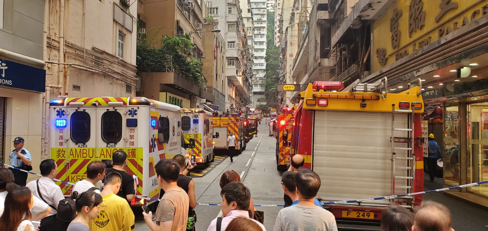 北角住宅大厦三级火警受控 两人不适送院
