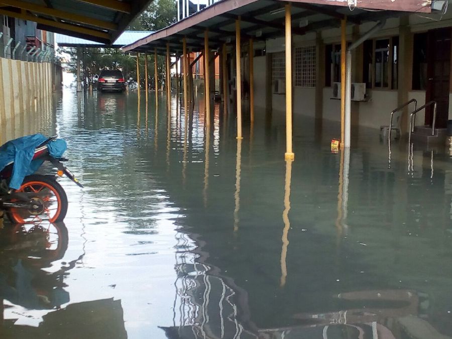 Several coastal areas in Selangor flooded due to high tide