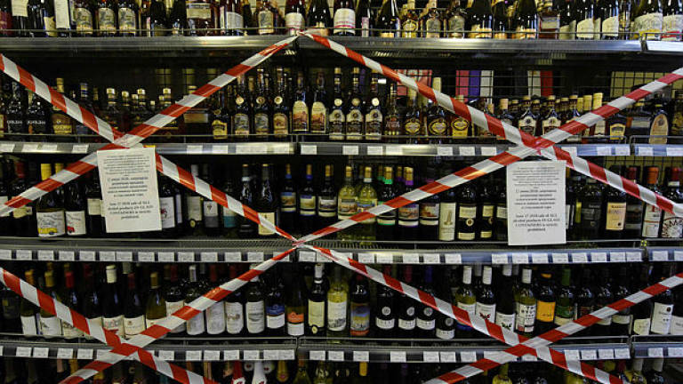 Sarawak customs seize over 4,000 litres of illegal liquor