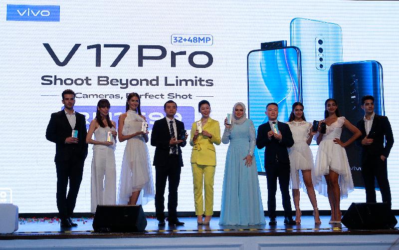 前置升降双镜头+四摄系统．vivo V17Pro大显摄力