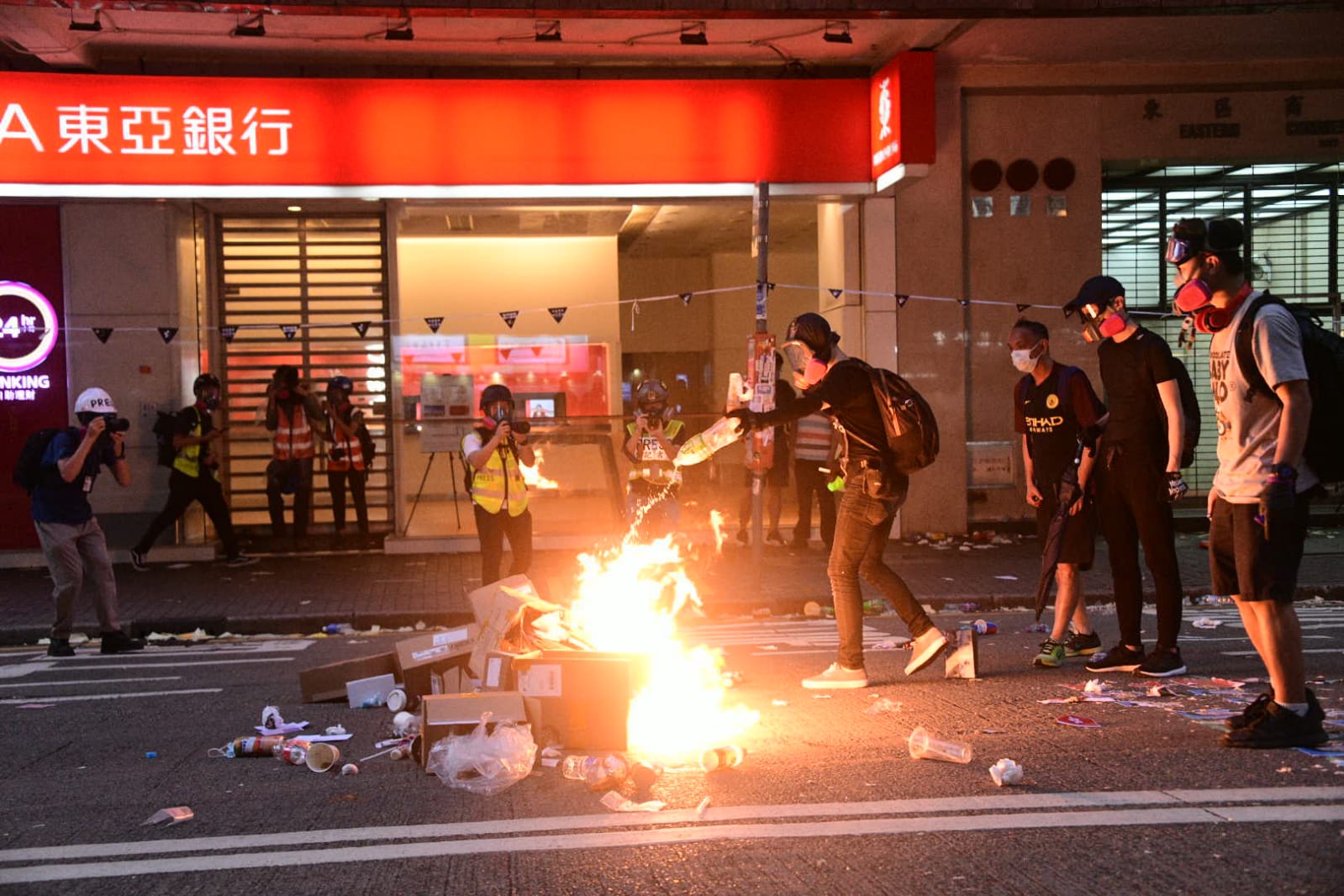 【修例风波】台陆委会促港府公布禁带物品清单 否认收紧对港人签证