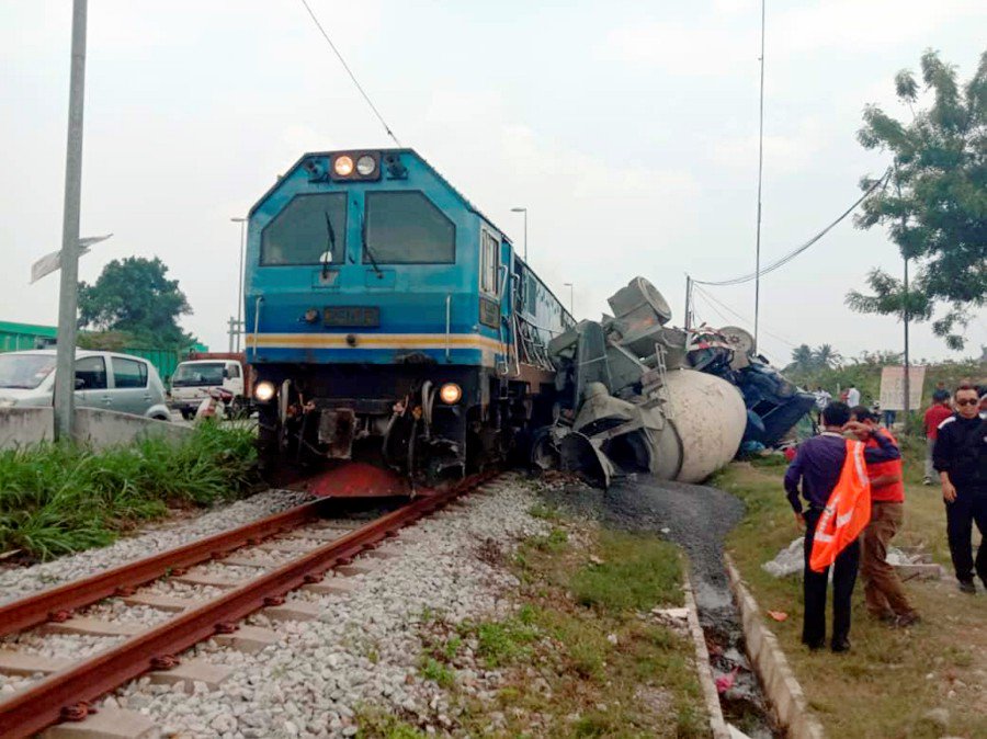 KTMB told to submit report on freight train-cement mixer truck crash
