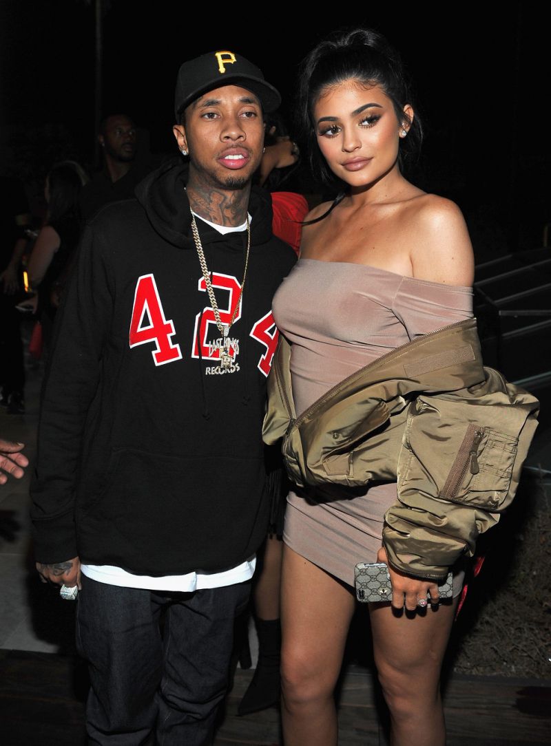 Kylie jenner hangs out with tyga and Twitter goes crazy