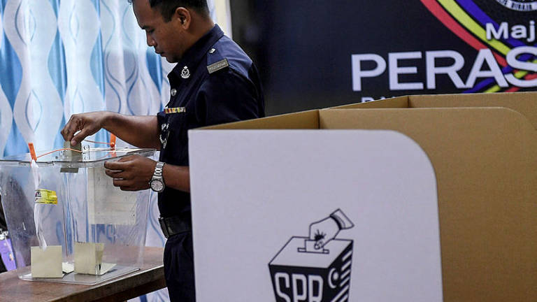 PH party leaders slam opposition parties for criticising EC