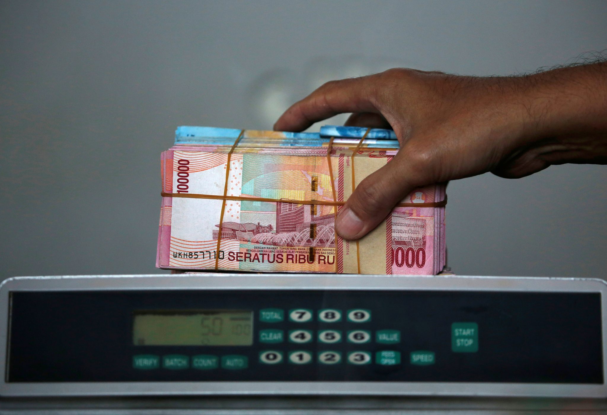 Indonesia should push through structural reforms