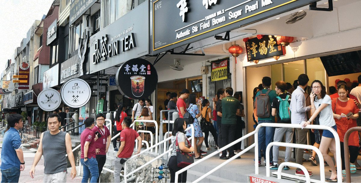 Enjoy A Free Manicure While Sipping On A Drink At This New Bubble Tea Shop In SS15