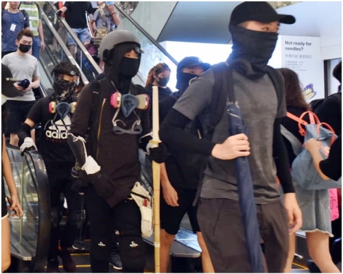 【修例风波】多间学校指教育局下午三时将发信 消息指与反蒙面法有关