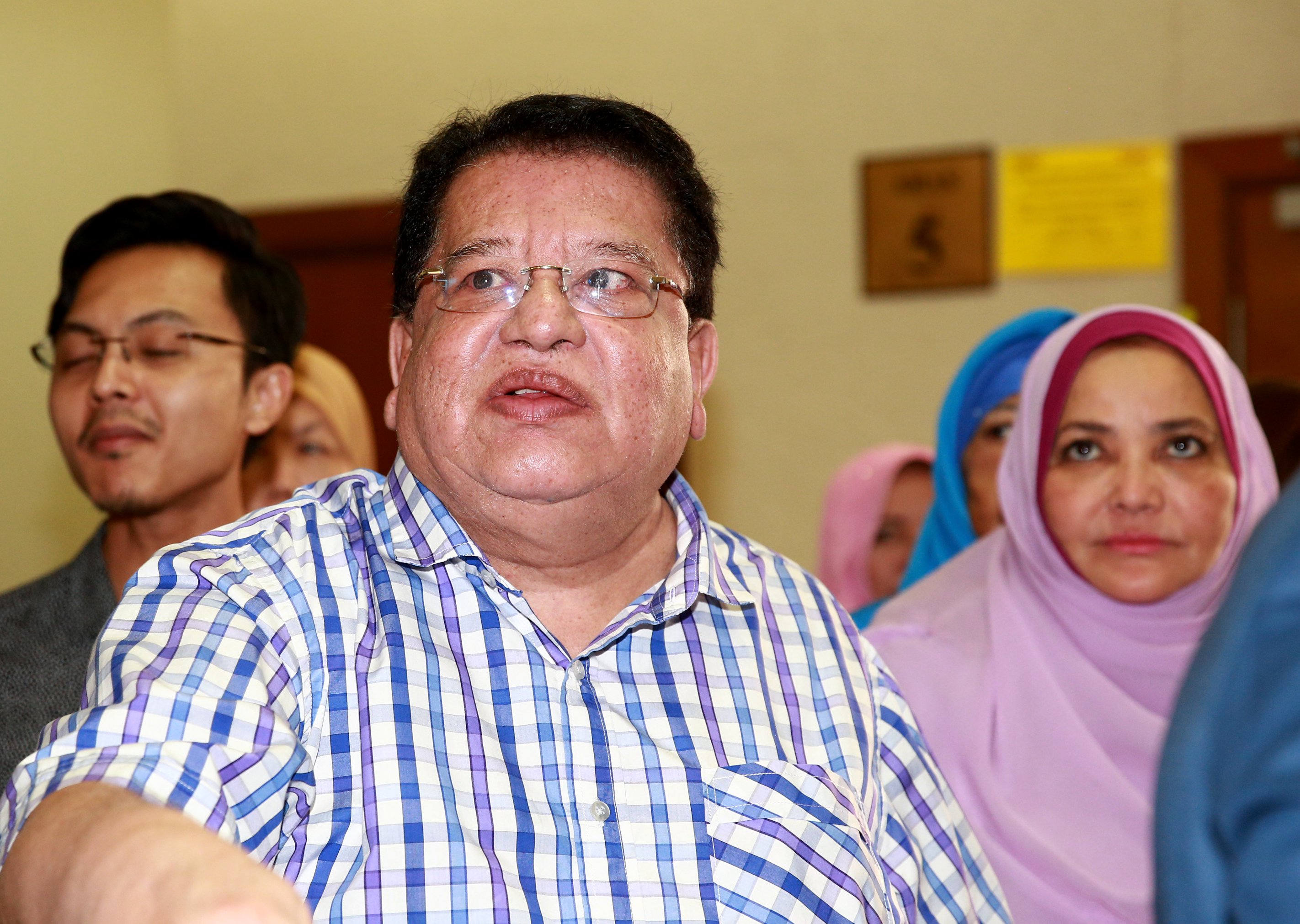 Tengku Adnan's trial: No RM2 mil transaction into UMNO's account, submits prosecution