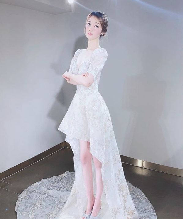 Former T-ara member Han Areum is pregnant, shares wedding photos on Instagram