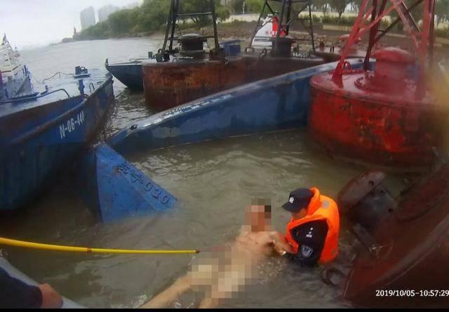 国庆假期，南京水警28小时3起救援挽回3人生命