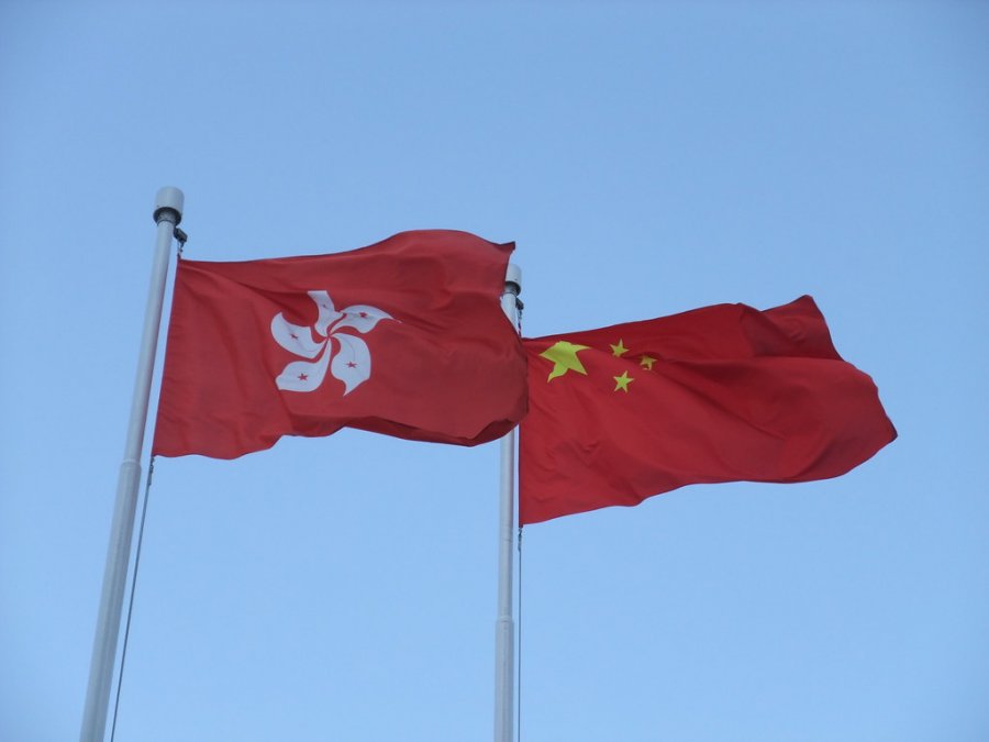 “任何国家无权插手香港事务”