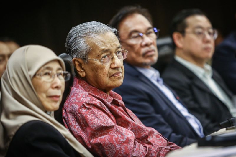 Azmin dismisses survey claiming drop in Pakatan’s popularity