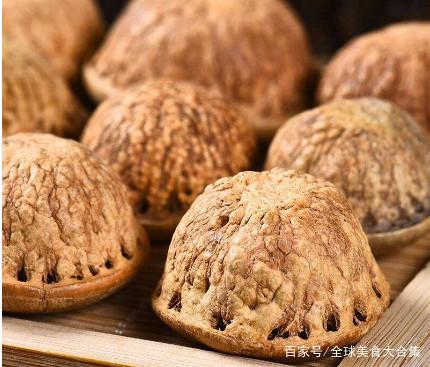 这种外形丑陋的果实，三年才接一次，是“印度神油”的主要成分