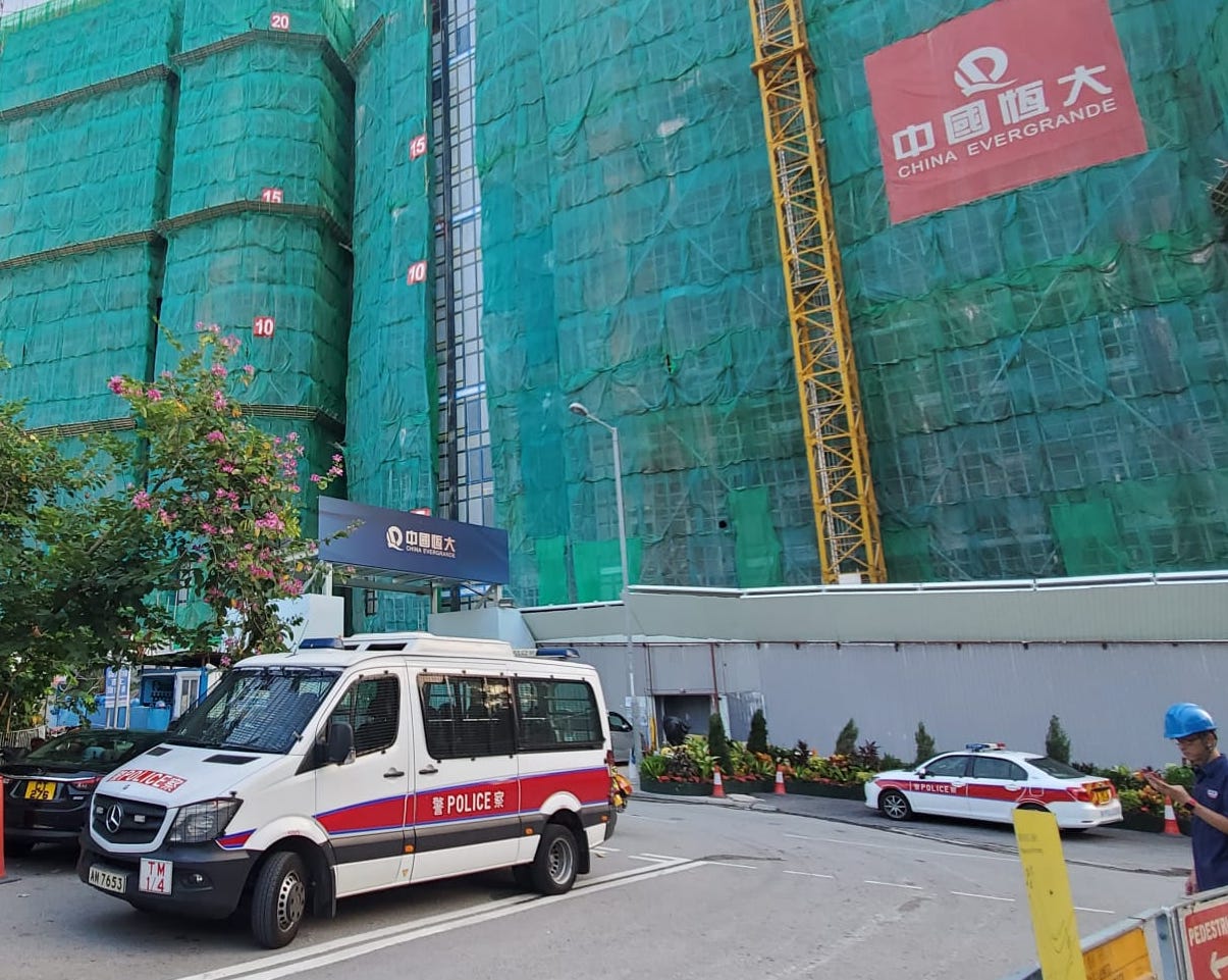 屯门地盘工堕升降机槽送院不治 劳工处发「暂时停工通知书」