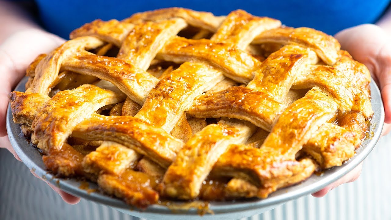 How to Make Our Favorite Apple Pie From Scratch