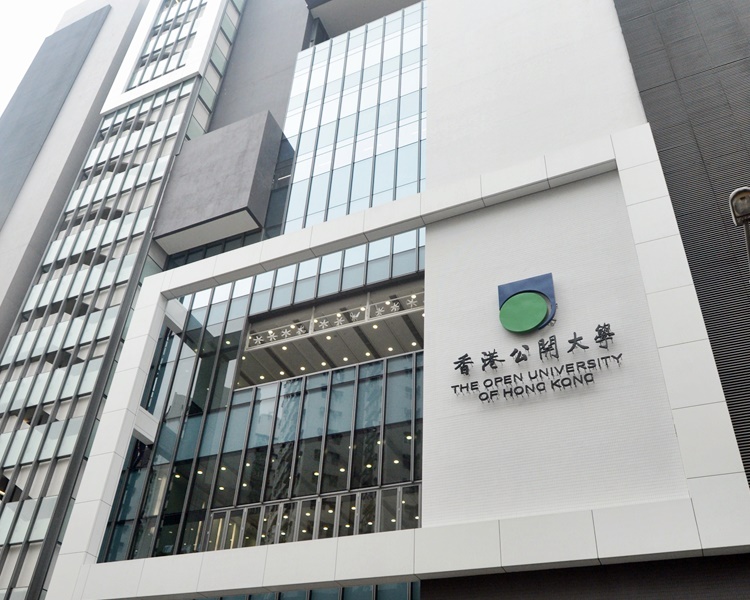 【修例风波】公大生校园堵塞升降机 求与校长对话