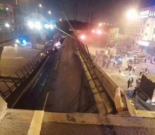 无锡高架桥垮塌已致三死两伤 初步分析：车辆超载