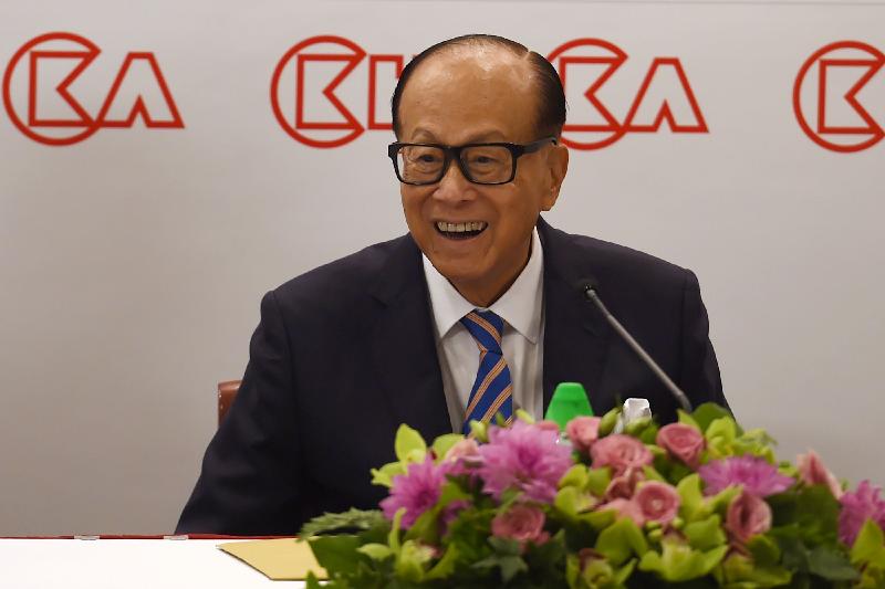 香港股灾‧李嘉诚财富减半
