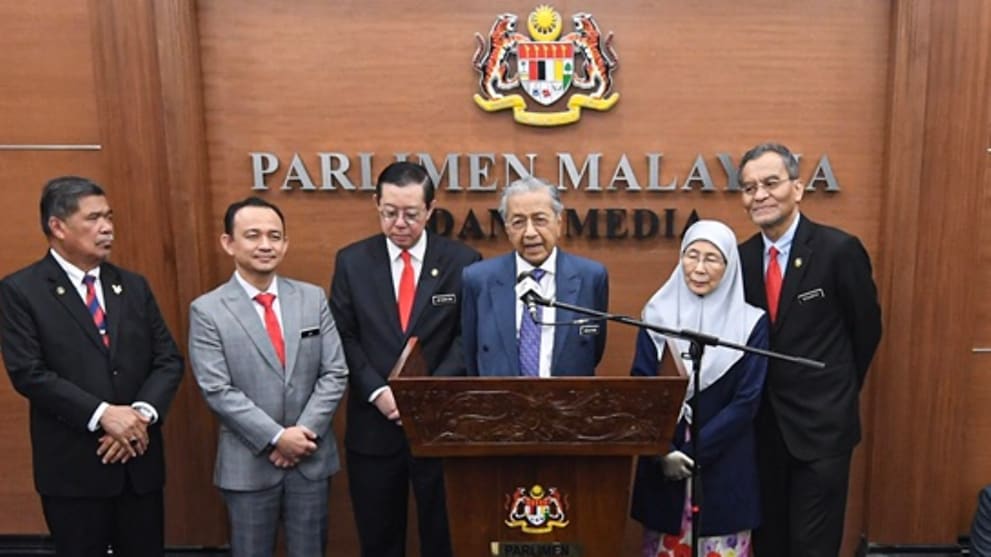 Mahathir says 2020 budget indicates strong financial position, but opposition criticise lack of innovation
