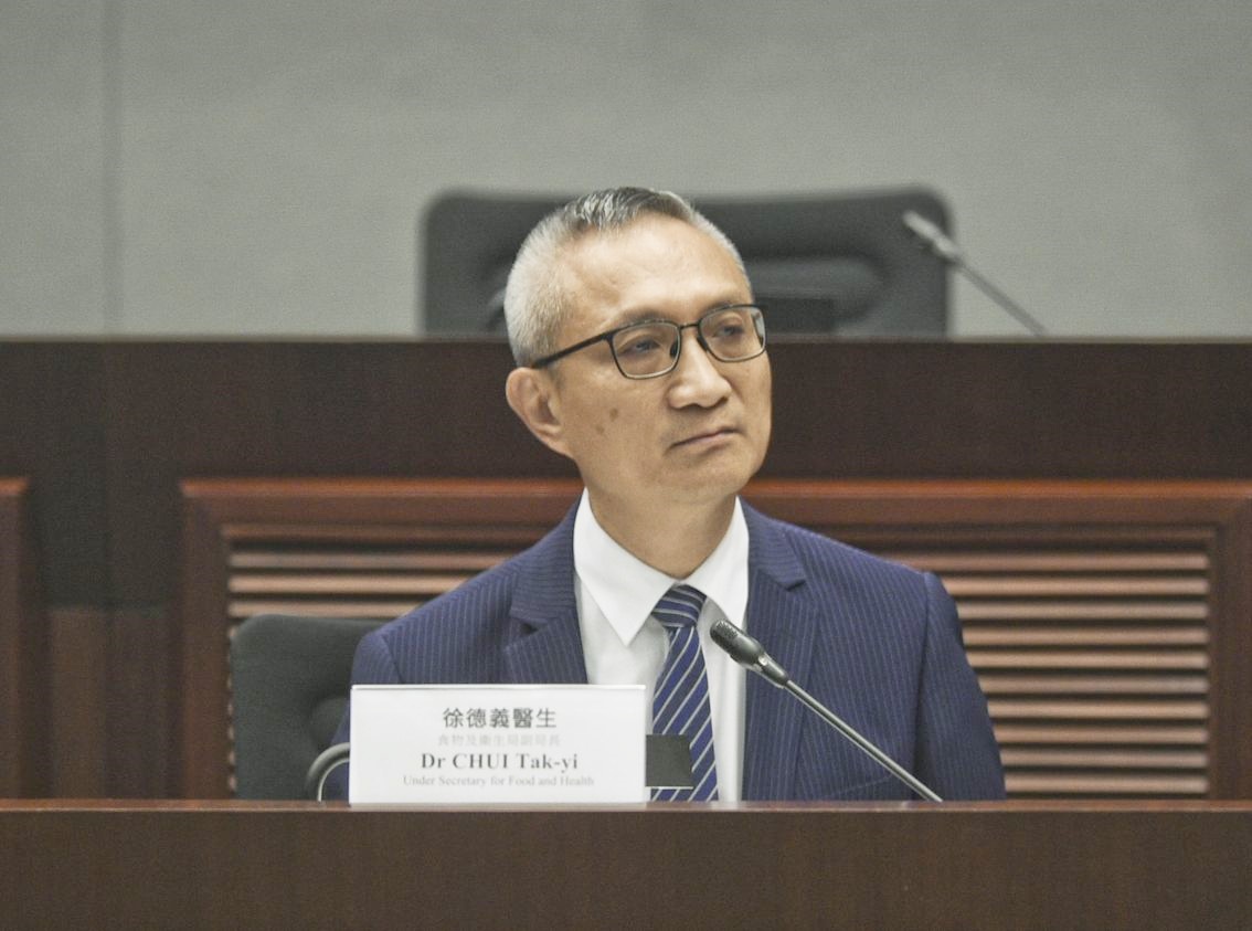 【修例风波】男警曾进产房独立检查间 徐德义：会检讨如何改善