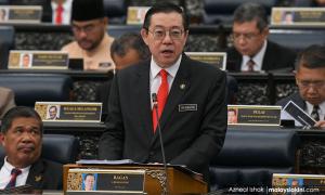 Budget cheer - RM500 special aid for civil servants, RM250 for pensioners