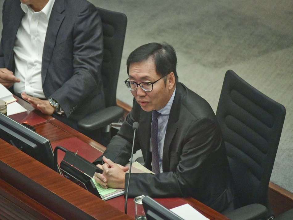 陈健波决定财委会下周一选主席 民主派促撤回质疑利益冲突