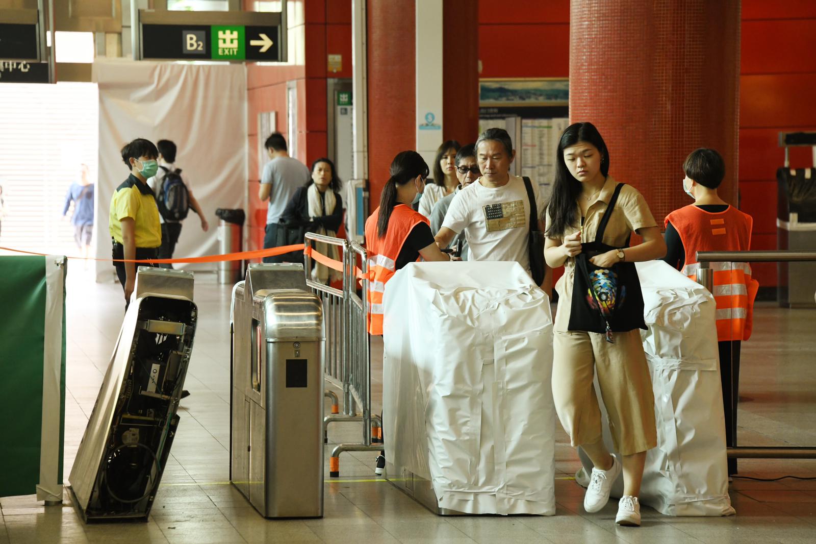 港铁各綫除机铁外已停驶 周六服务或再提早结束