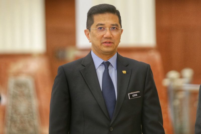 Oil royalty paid as before, Azmin tells Kelantan