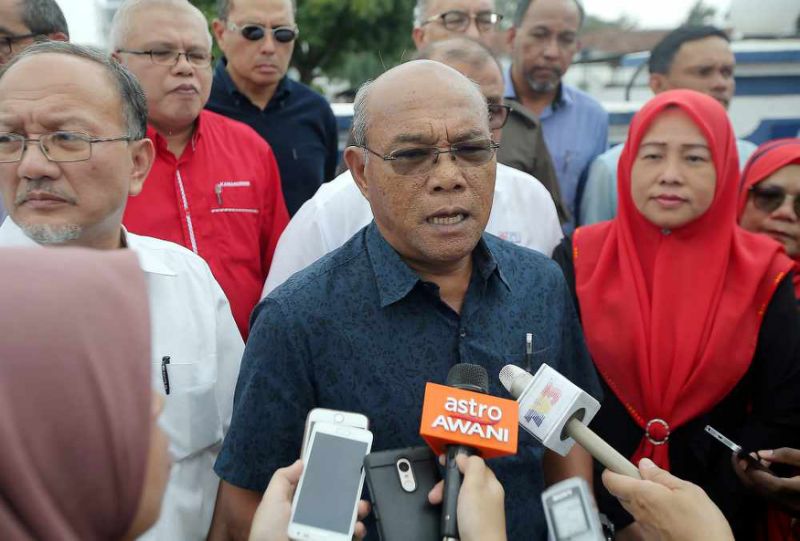 Probe MACC chief for jumping gun on 1MDB money, Perak Umno man tells cops