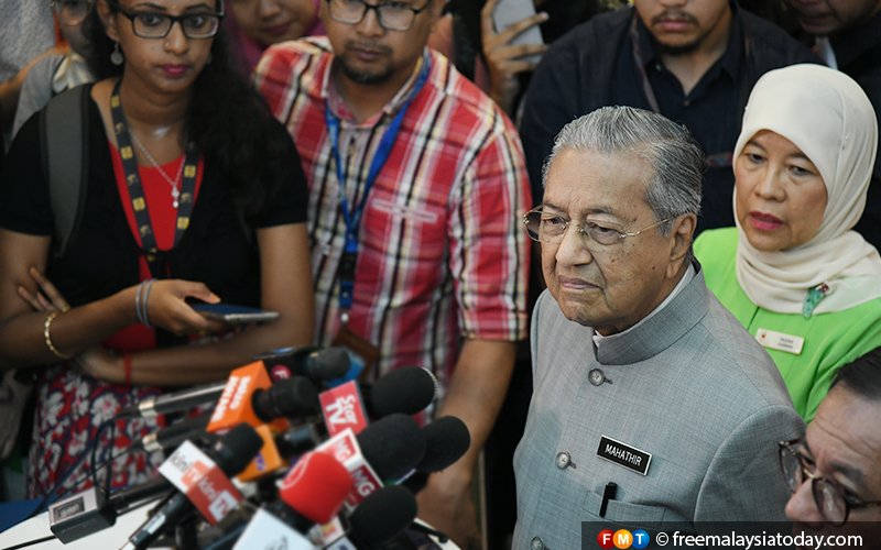There are other places to demonstrate, Dr M says on student protest