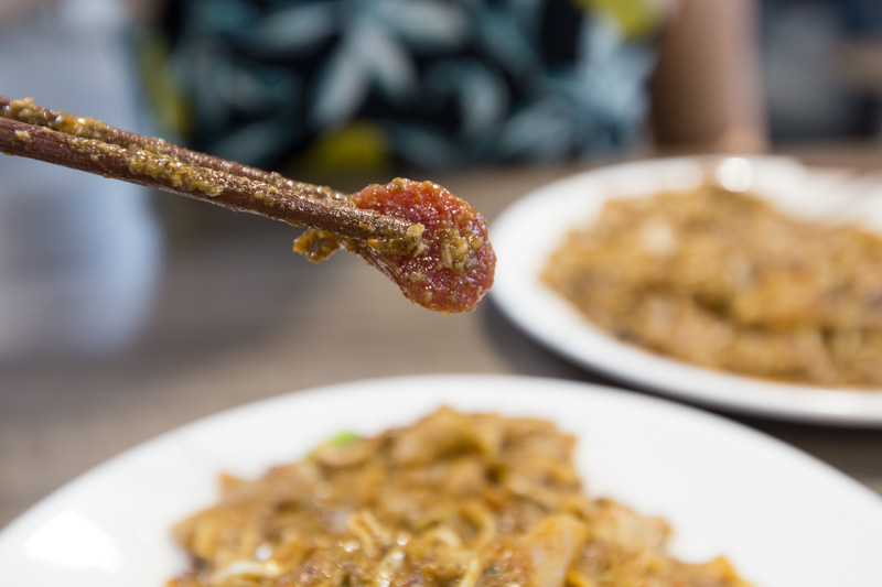Apollo Fresh Cockle Fried Kway Teow: Must-Try S$4 Char Kway Teow Drenched In Garlic & Egg Sauce At Marine Parade Food Centre