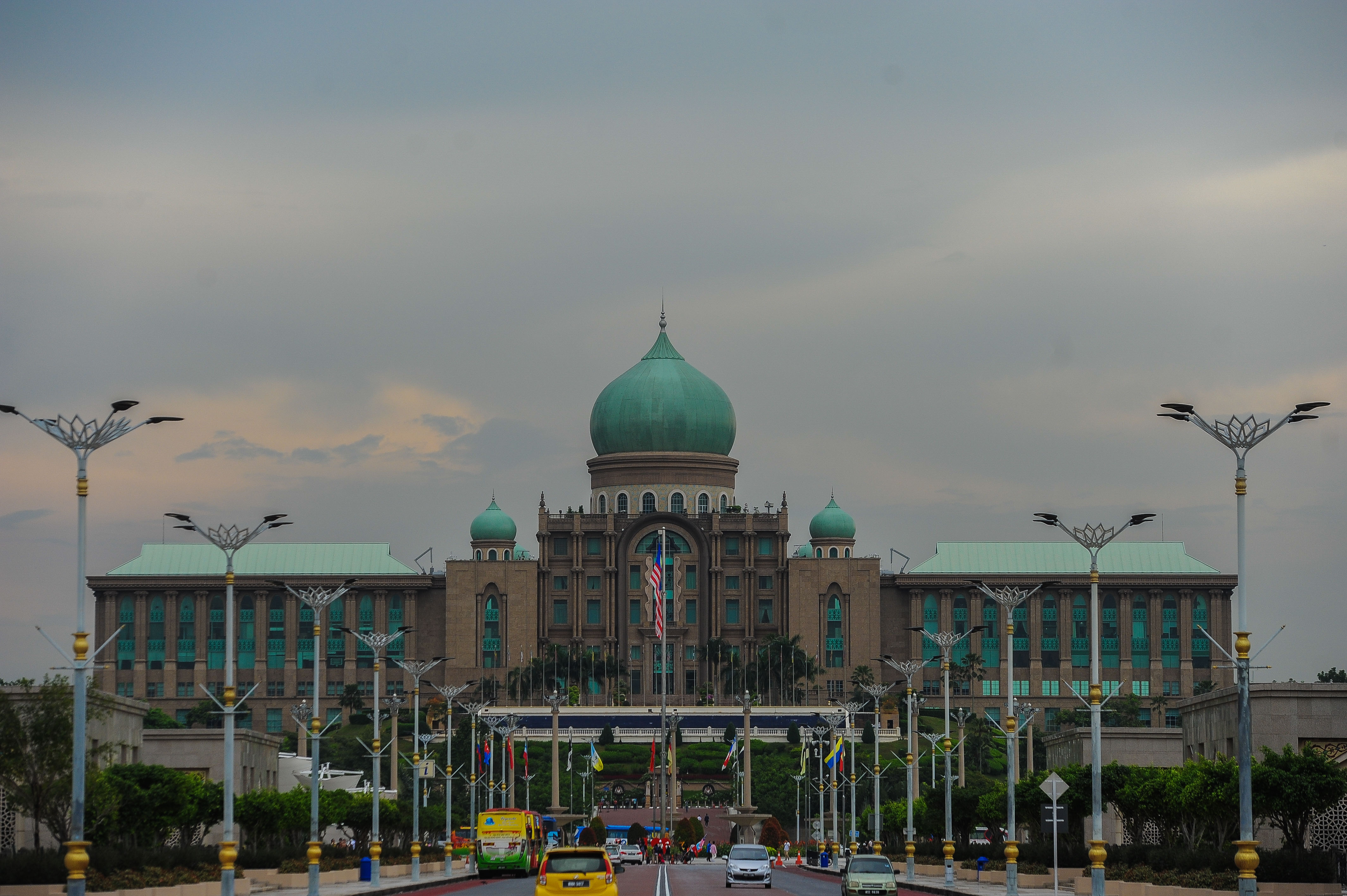 Govt ends over 2,200 civil servant contracts