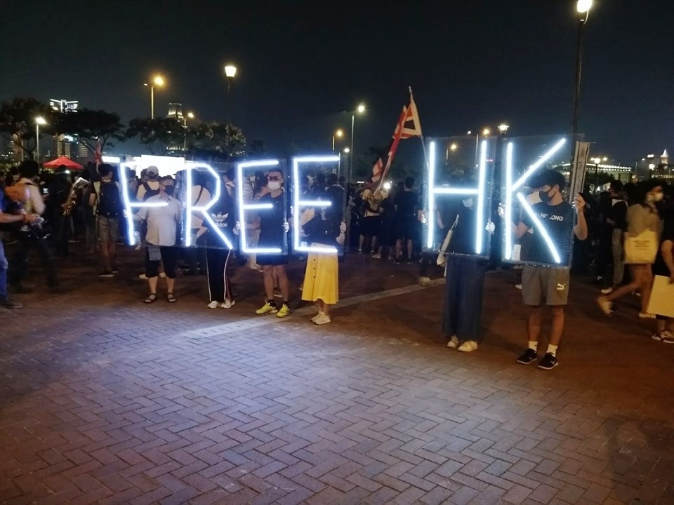 网民中环发起祈祷会 发SOS讯号求人道救援