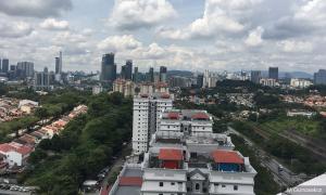 Loke proposes gov't relaxes parking lot rule for apartments near public transport