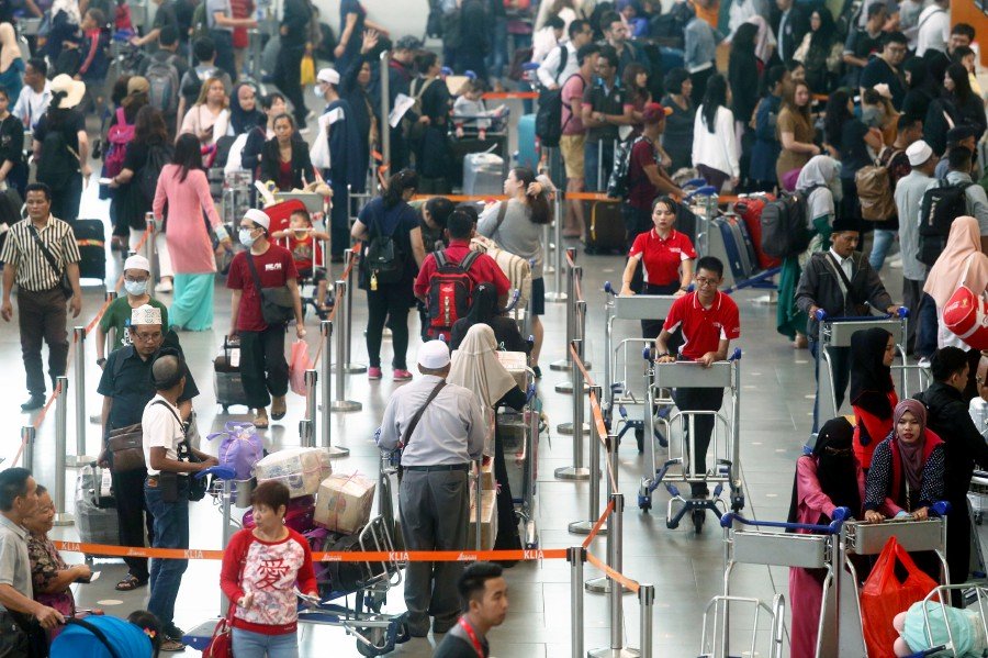 E-hailing drivers exempt from extra waiting charge at klia2