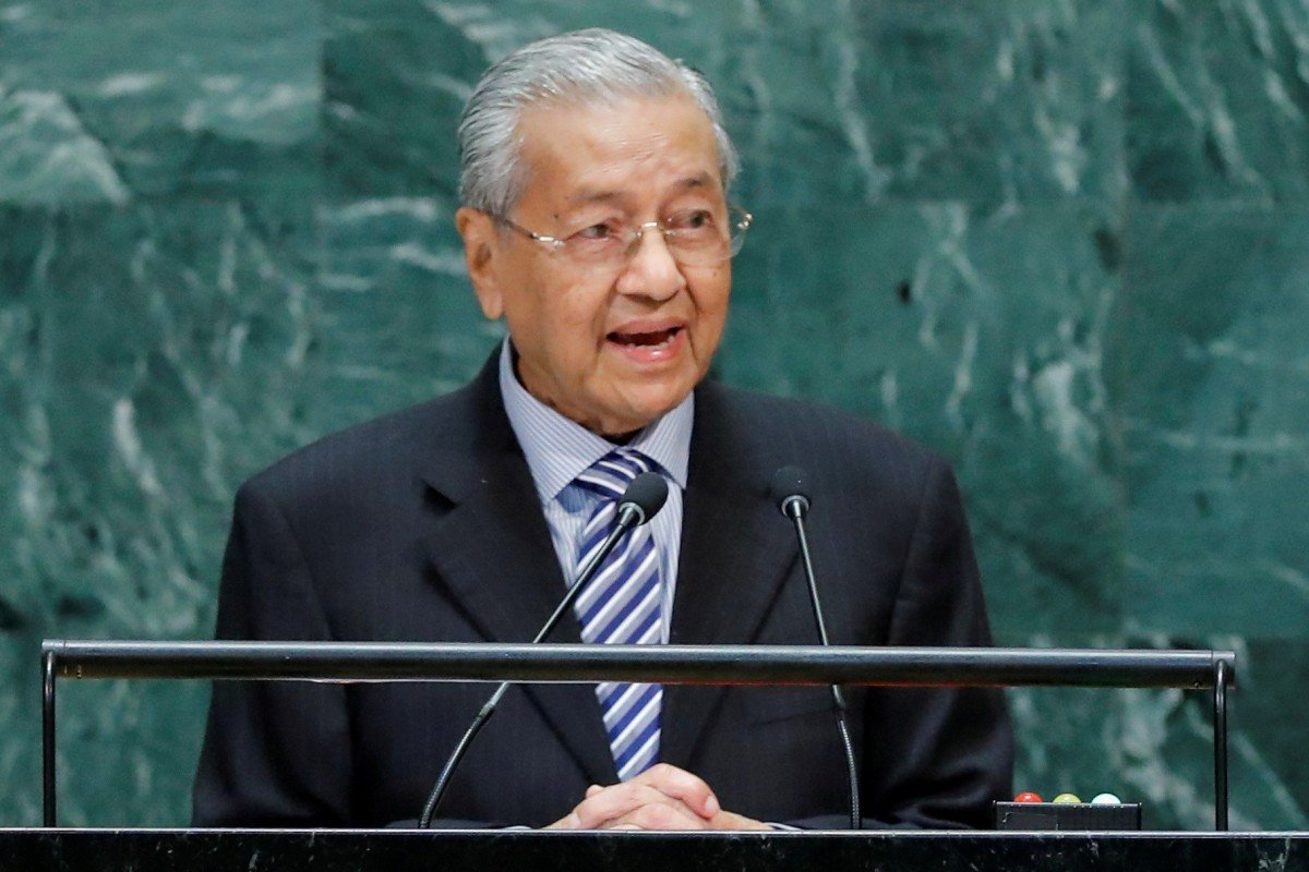 Mahathir fears Malaysia will be target of sanctions amid US-China trade war