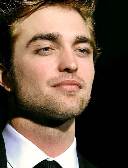 Robert Pattinson wears classic blue and gray Batman suit in fan art