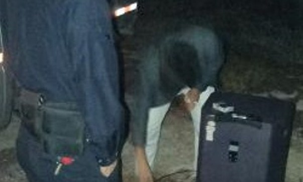 男主播为求吸引粉丝　竟半夜骨灰堂前忘情高歌