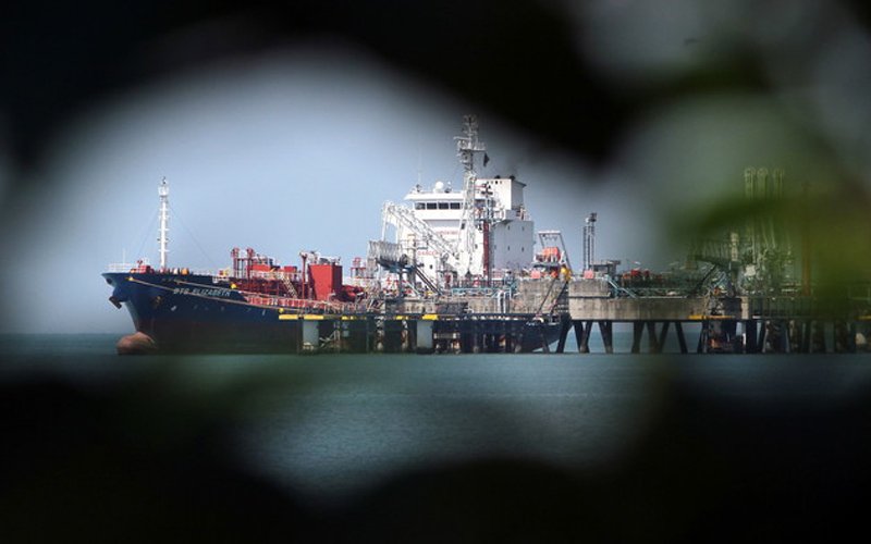 Oil tankers can’t unload at Port Dickson, say sources