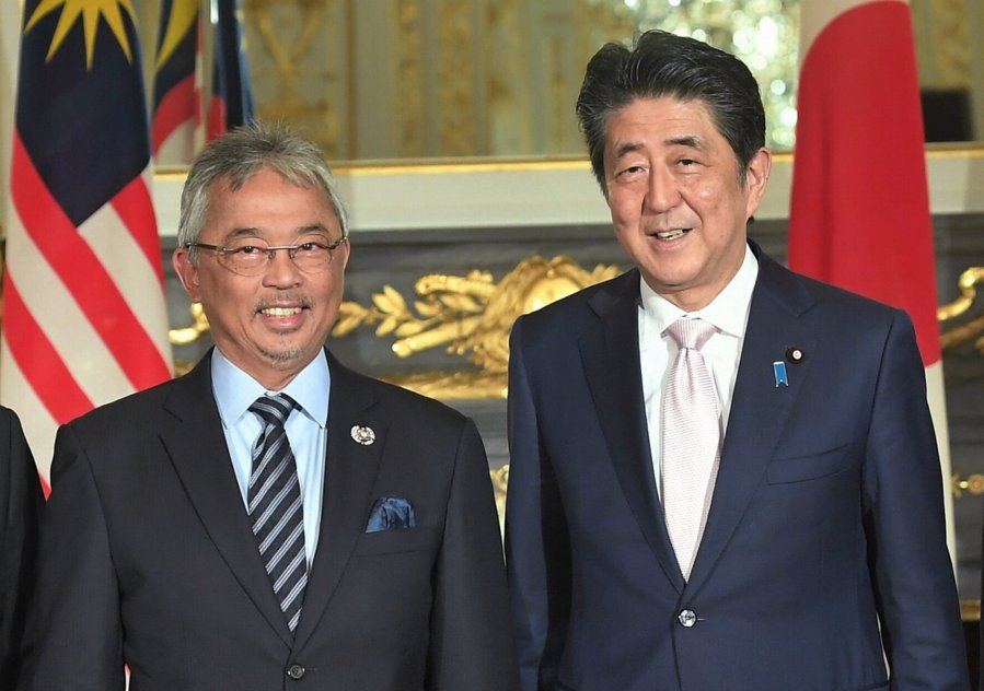 元首伉俪参与日皇即位仪式