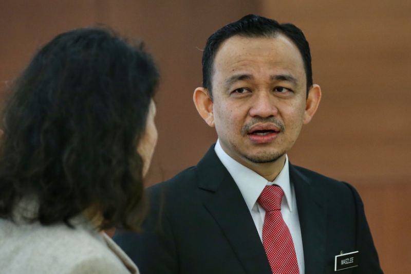 Maszlee tells DAP to crack the whip over propaganda comic dissenters