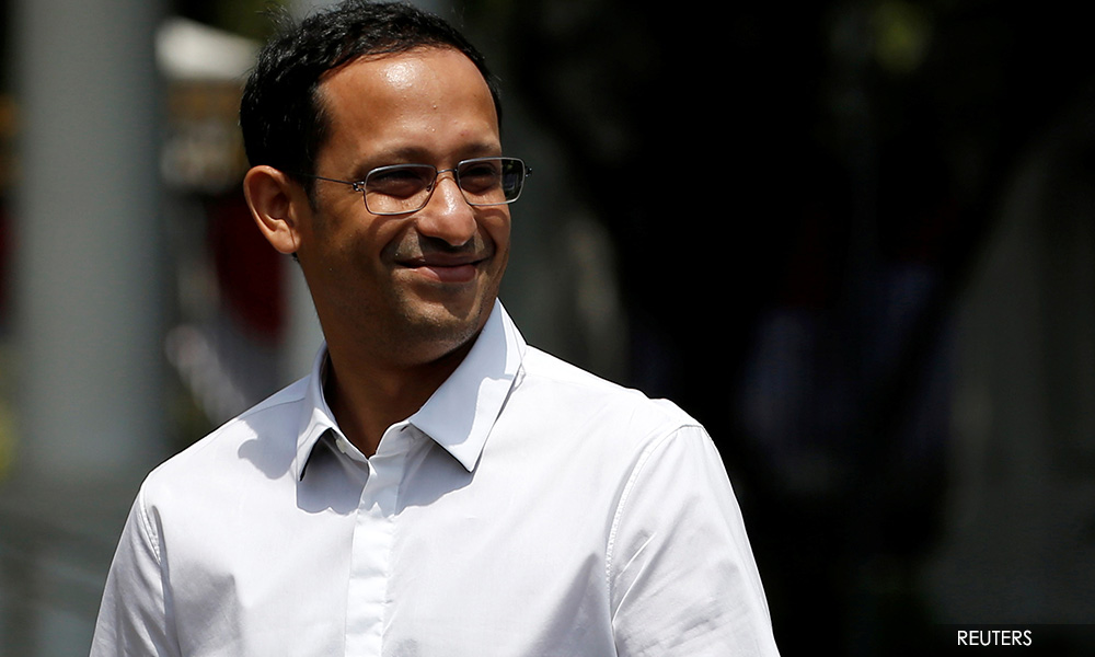 Indonesia cabinet unveiled, includes president's main rival