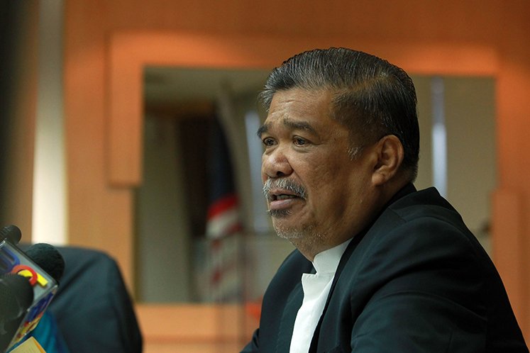 Mohamad Sabu says local defence industry should go all out