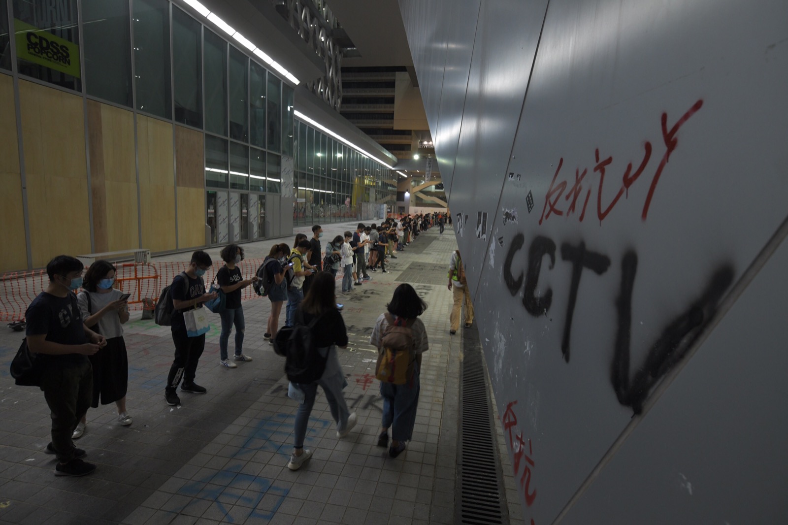 市民发起将军澳人链 冀还陈彦霖真相