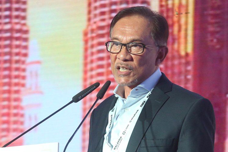 Anwar's private secretary lodges police report over Yusoff Rawther's allegations